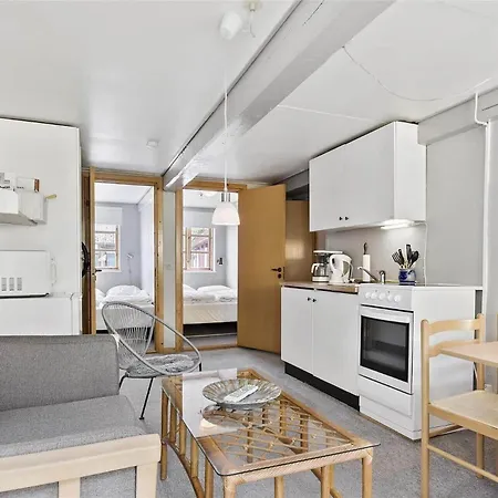 9599-aakirkeby-bodelyngsvejen-1 شقة *