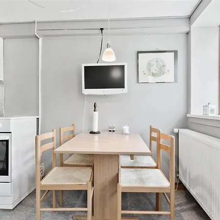 9599-aakirkeby-bodelyngsvejen-1 شقة *